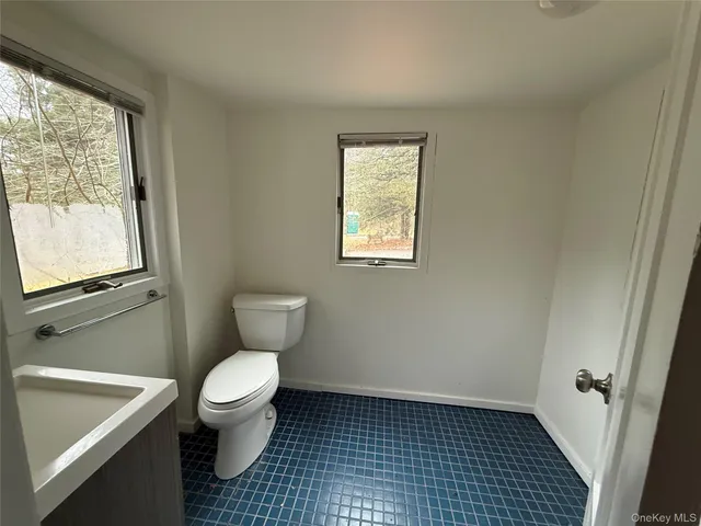 $2,100,000 | 39 Cedar Drive, Southampton, NY 11968