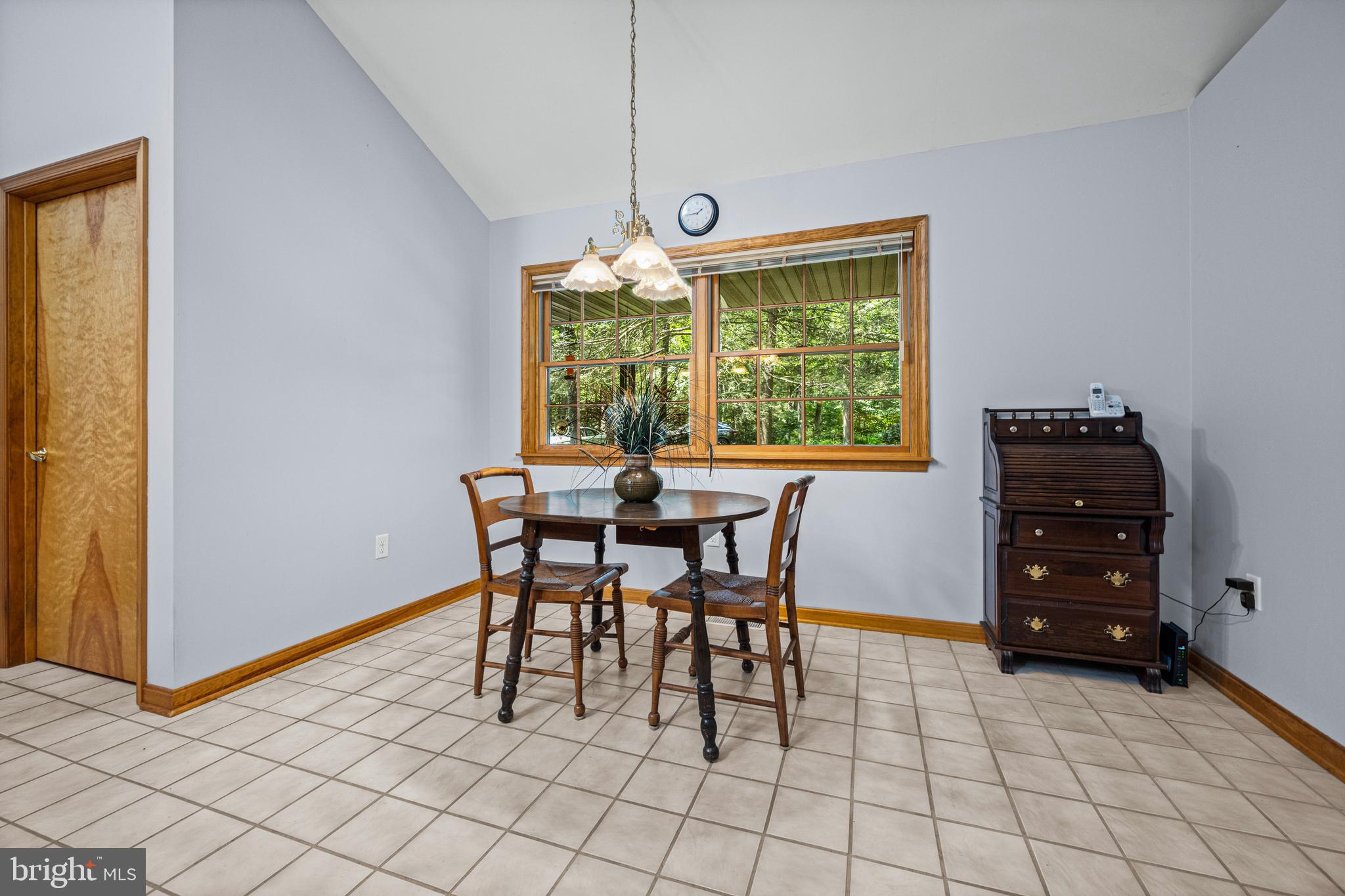 1160 Mt Hope Road Fairfield, PA 17320 - Photo 13 of 34 a dining room with furniture and window