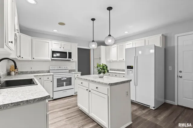 $289,900 | 255 Possum Pass Court, Sherman, IL 62684