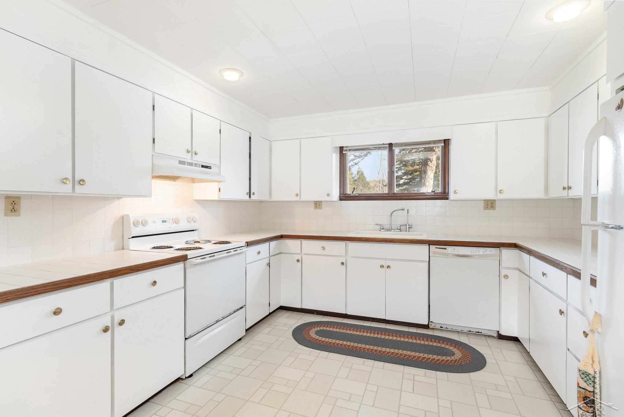 3532 South 10 Mile Road Breckenridge, MI 48615 - Photo 17 of 33