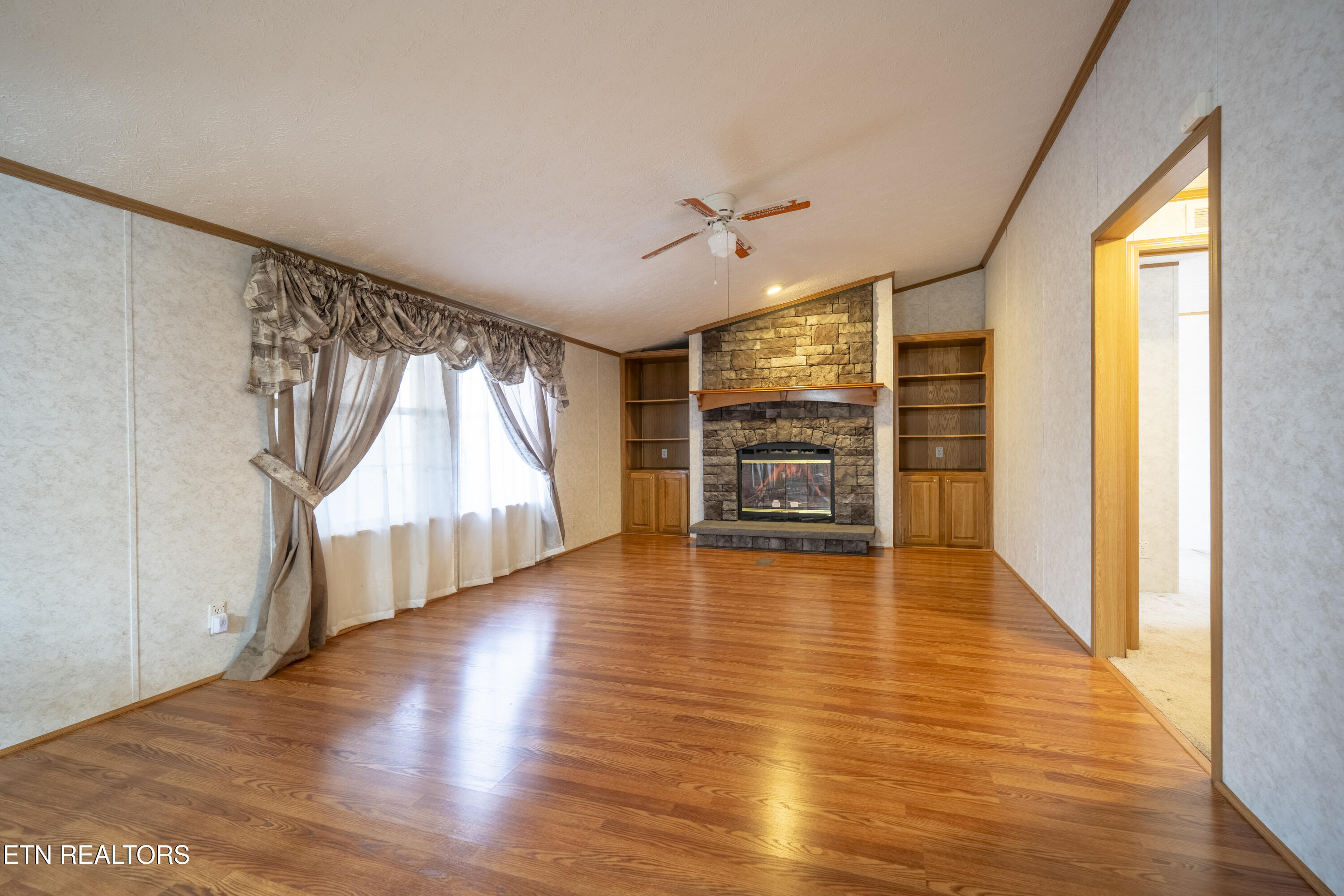 10423 Slemp Road Kodak, TN 37764 - Photo 12 of 28 _A737425-HDR