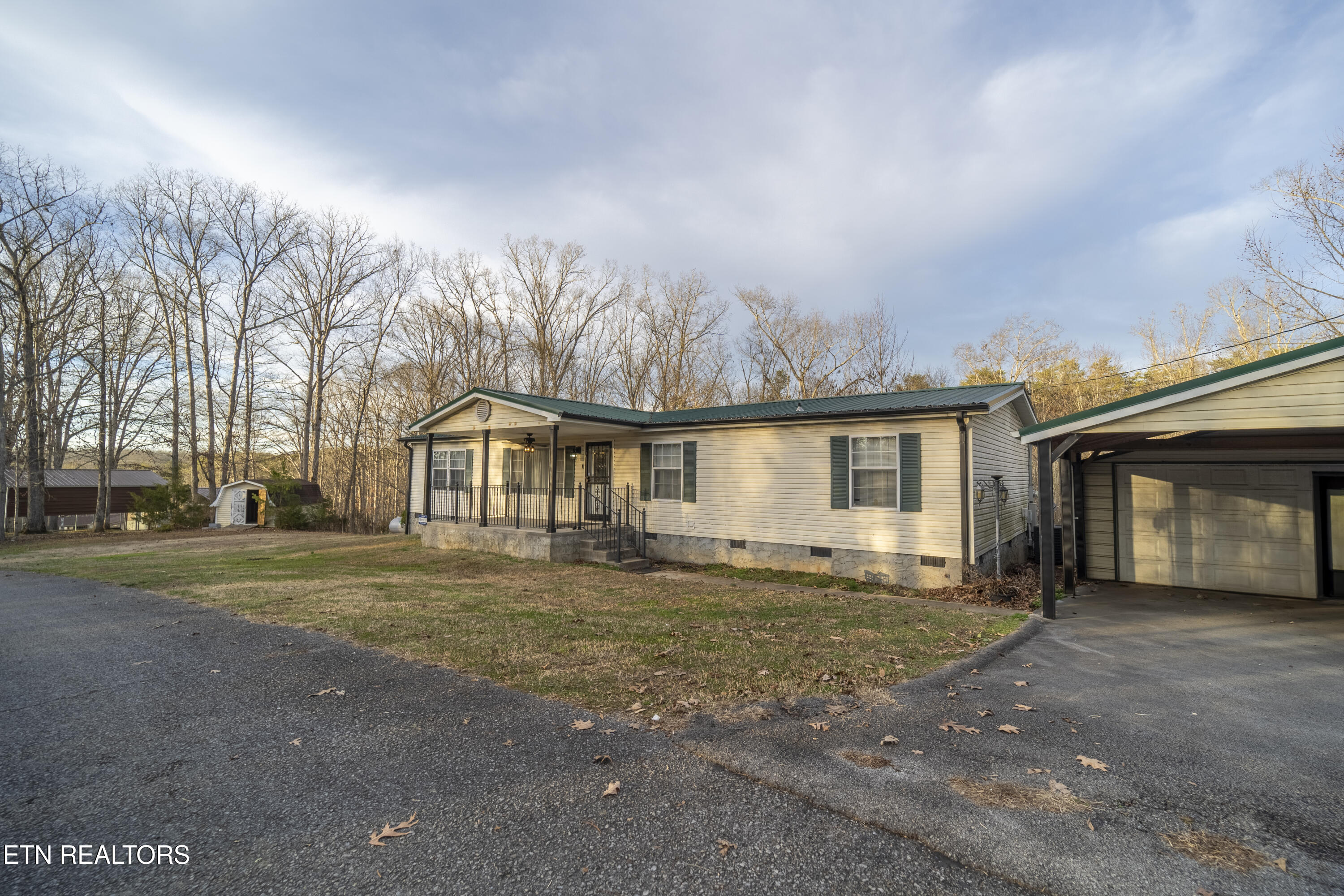 10423 Slemp Road Kodak, TN 37764 - Photo 2 of 28 _A737485-HDR
