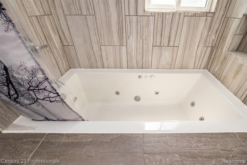 3251 Mann Road Clarkston, MI 48346 - Photo 25 of 41