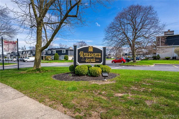 $249,900 | 124 Harrogate Square, Amherst, NY 14221