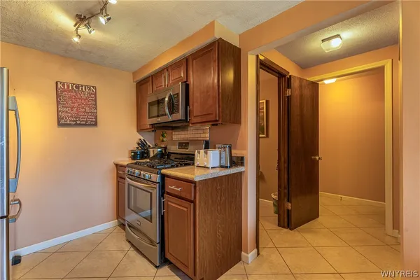 $249,900 | 124 Harrogate Square, Amherst, NY 14221