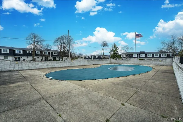 $249,900 | 124 Harrogate Square, Amherst, NY 14221