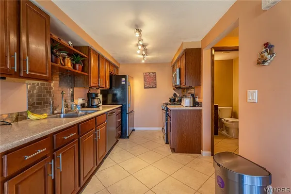 $249,900 | 124 Harrogate Square, Amherst, NY 14221