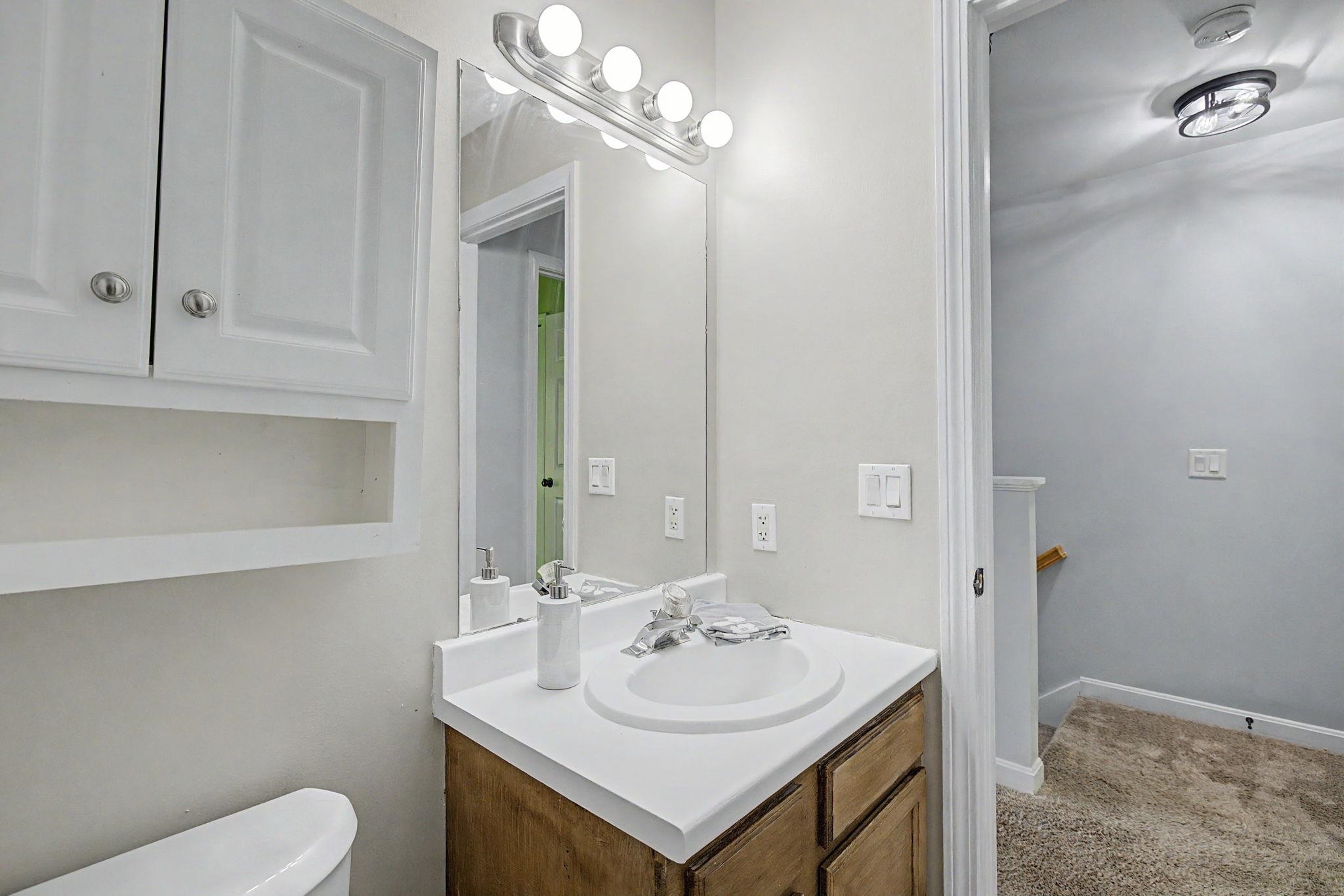 1029 South Mammoth Road, Unit 15 Manchester, NH 03109 - Photo 19 of 37