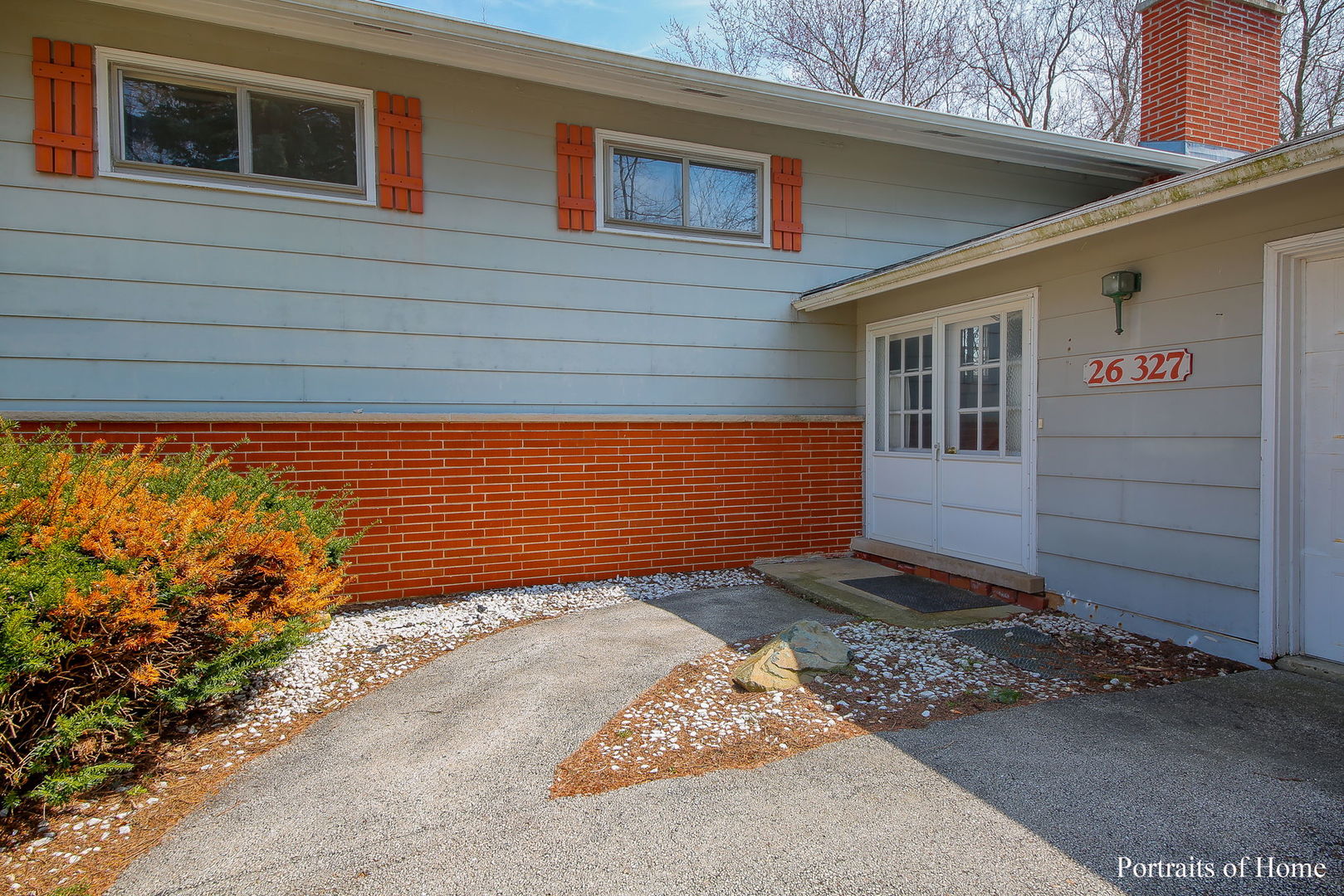 26W327 Geneva Road Wheaton, IL 60187 - Photo 2 of 25