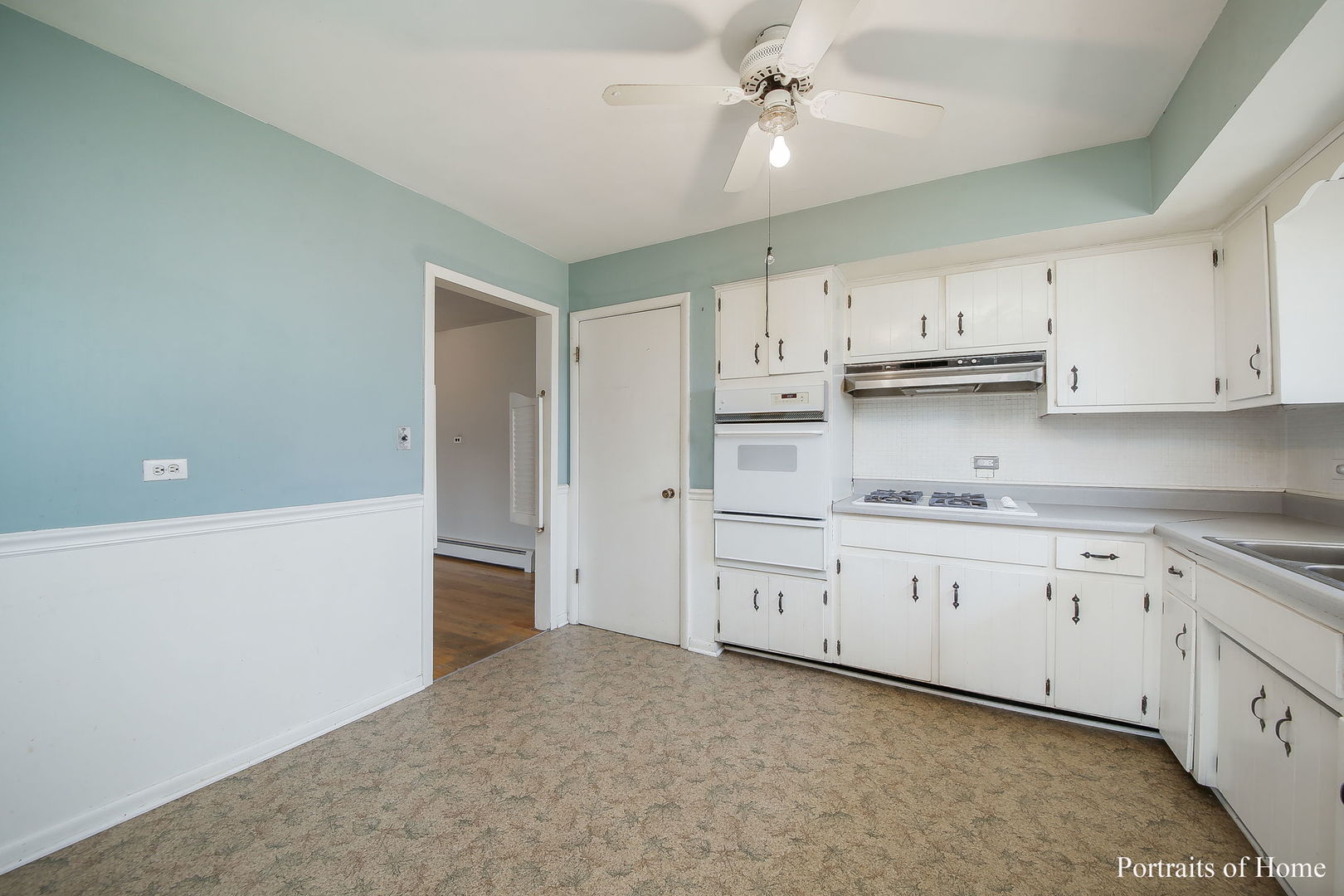 26W327 Geneva Road Wheaton, IL 60187 - Photo 9 of 25