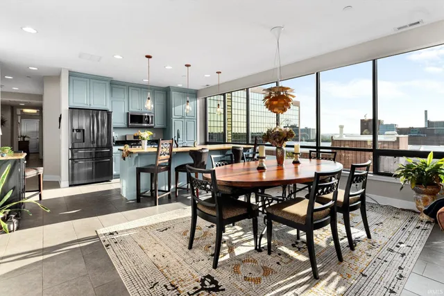 $569,900 | 203 East Berry Street, Unit 905, Fort Wayne, IN 46802