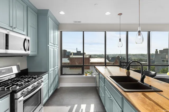 $569,900 | 203 East Berry Street, Unit 905, Fort Wayne, IN 46802