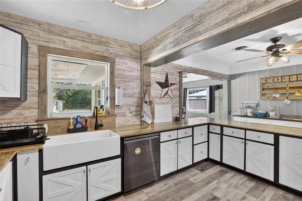 $469,000 | 5 North Keystone Drive, Clearwater, FL 33755
