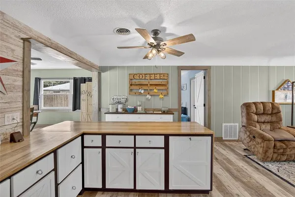 $469,000 | 5 North Keystone Drive, Clearwater, FL 33755