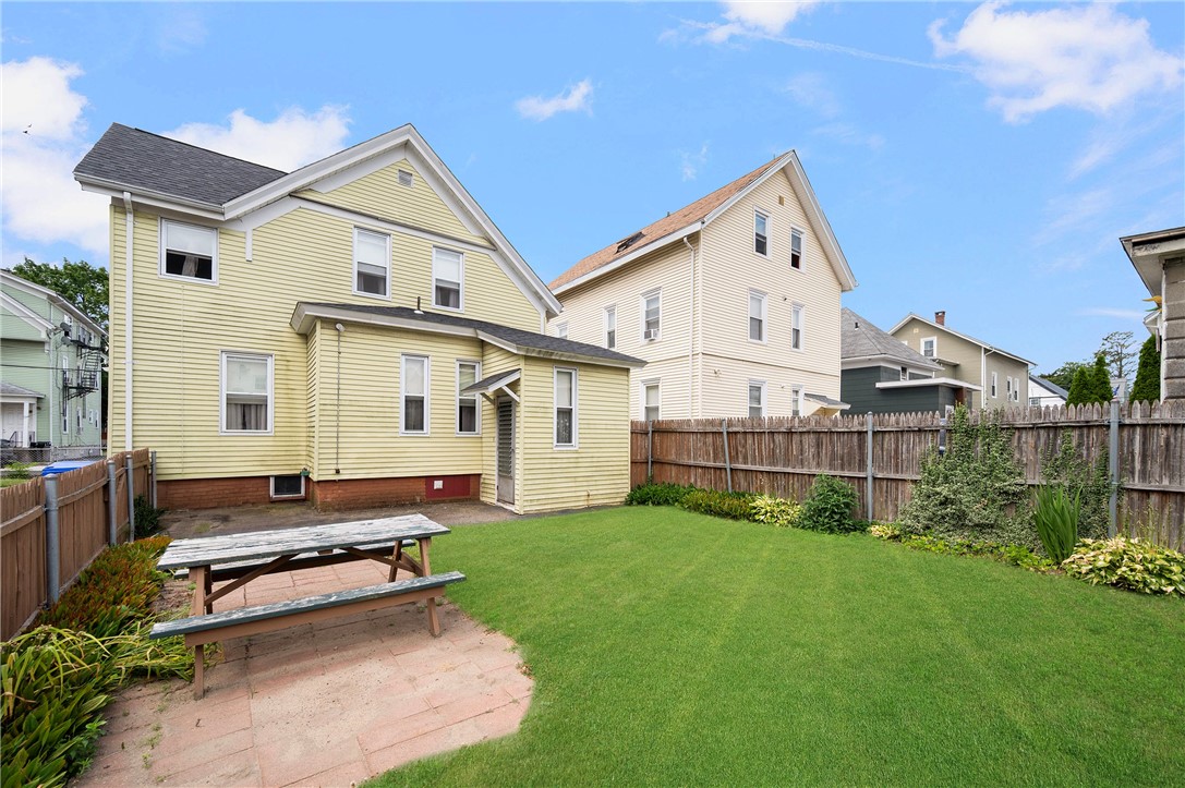 68 Appleton Avenue Pawtucket, RI 02860 - Photo 4 of 17