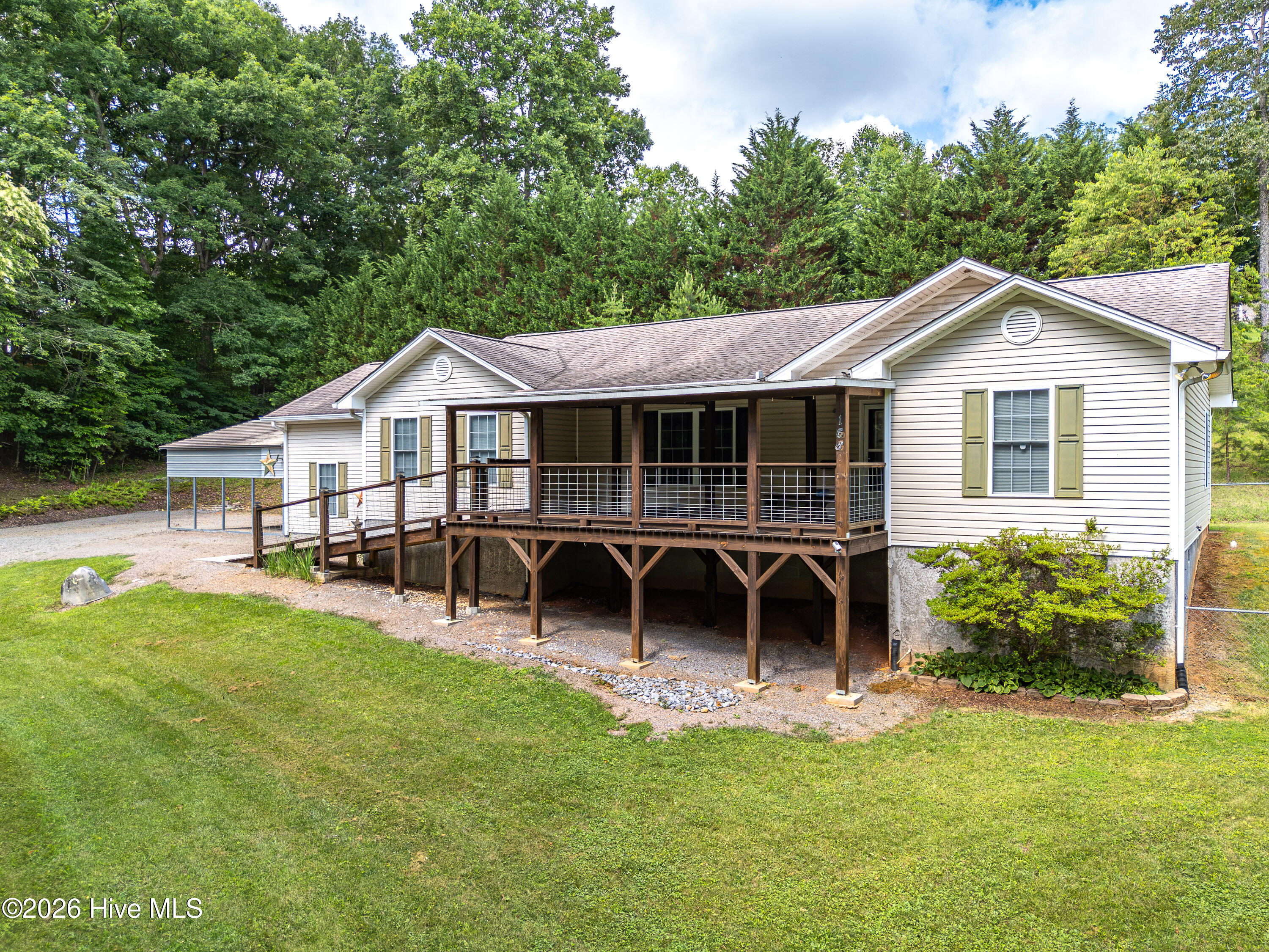 168 Lilac Trail Murphy, NC 28906 - Photo 3 of 60