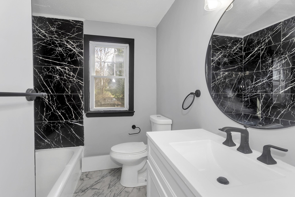 49 Bennett Street Chicopee, MA 01013 - Photo 16 of 41