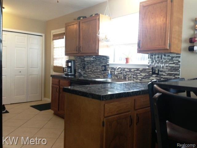 1834 Martin Road Ferndale, MI 48220 - Photo 9 of 17 image_7.jpg