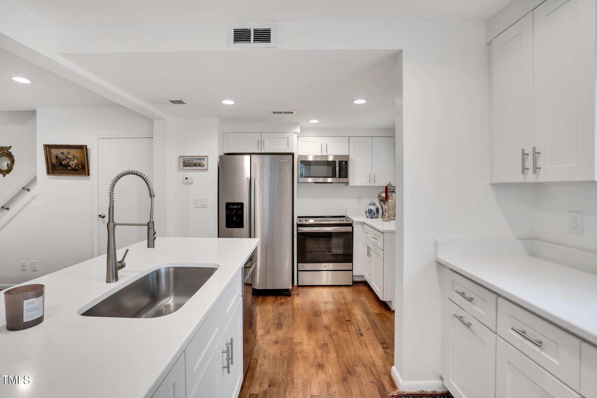 830 Bryan Street, Unit 1 Raleigh, NC 27605 - Photo 16 of 35 16