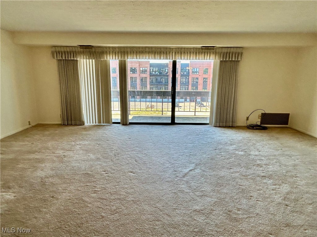 22555 Center Ridge Road, Unit 406 Rocky River, OH 44116 - Photo 4 of 21 Living Room