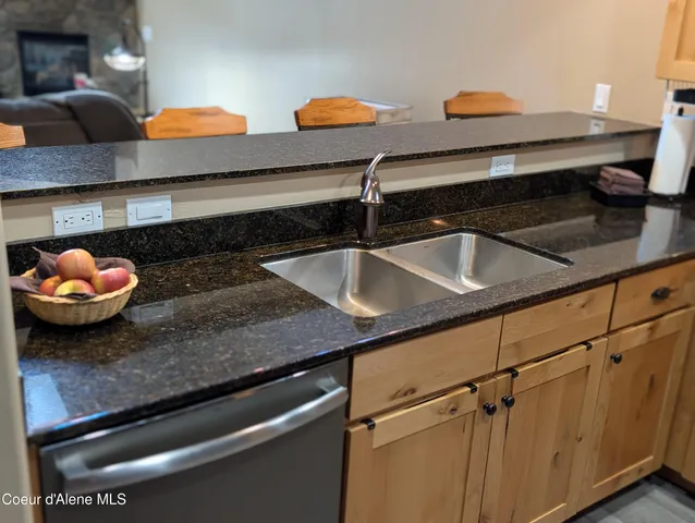 $349,900 | 3 Elsie Peak Court, Unit 3, Pinehurst, ID 83850