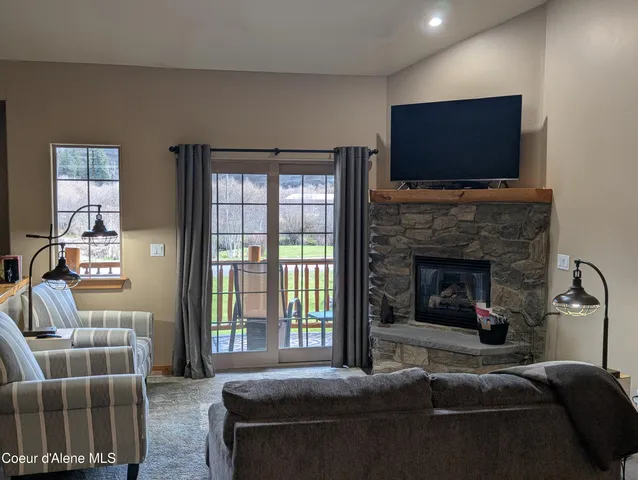 $349,900 | 3 Elsie Peak Court, Unit 3, Pinehurst, ID 83850