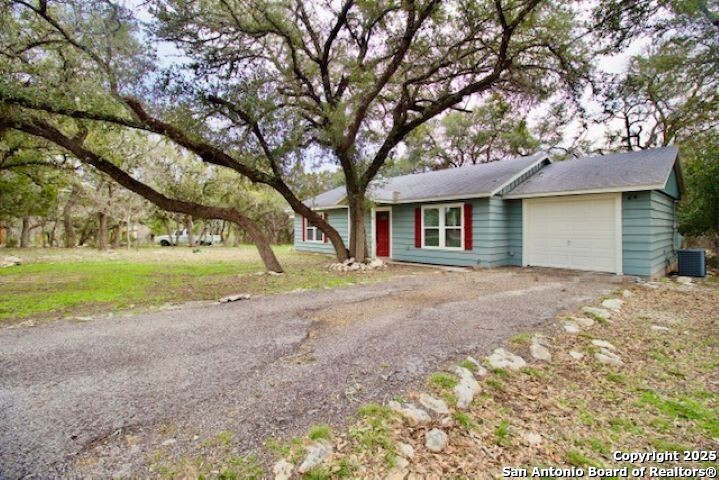 167 Lakeview Spring Branch, TX 78070 - Photo 2 of 13