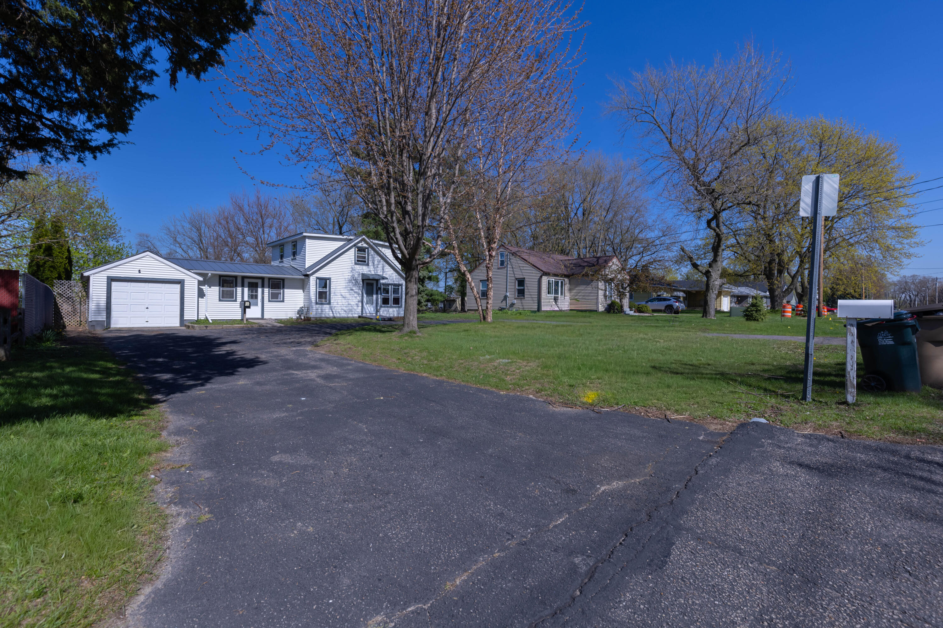 1445 Mac Arthur Road Madison, WI 53714 - Photo 2 of 41 B83A9083-HDR