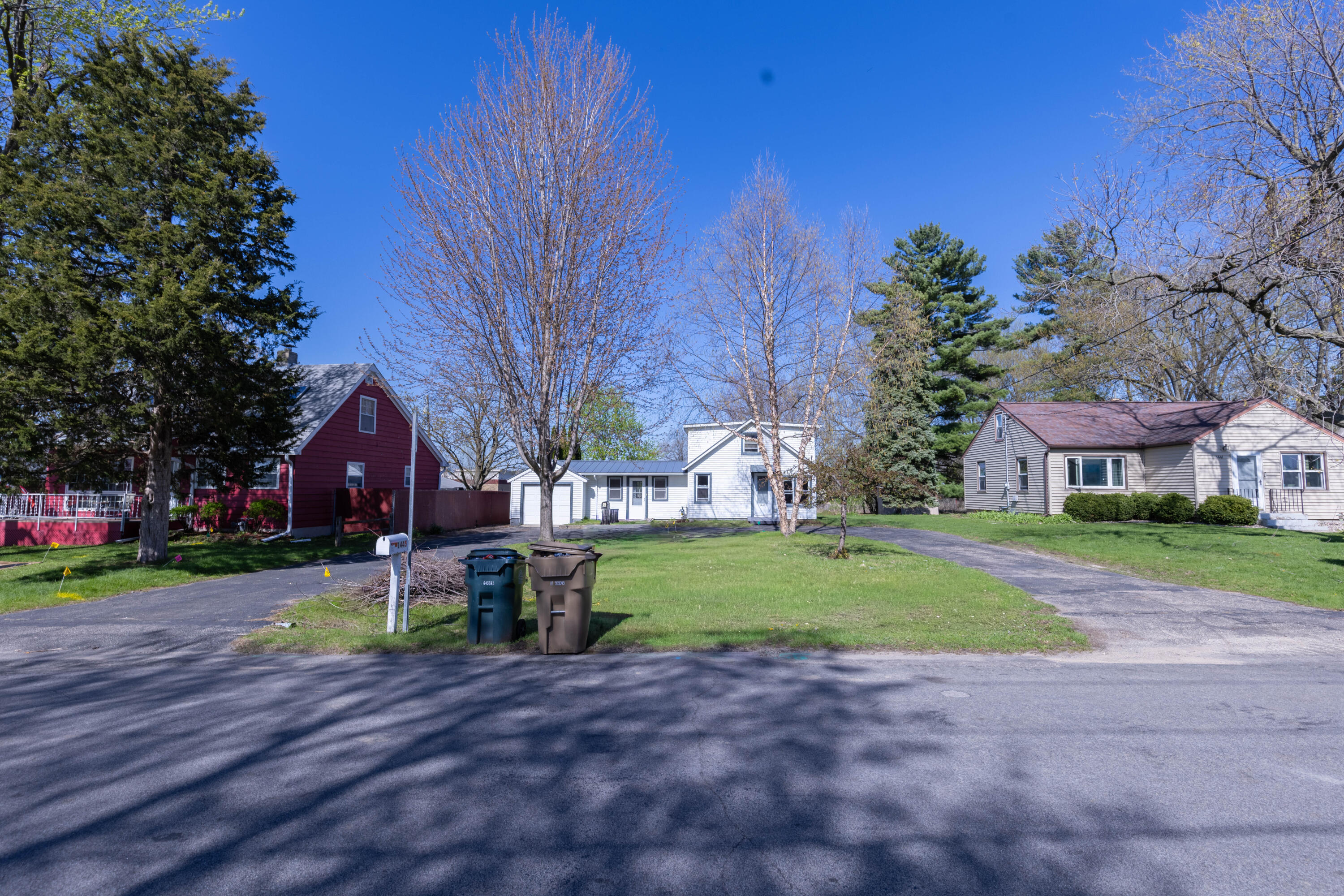 1445 Mac Arthur Road Madison, WI 53714 - Photo 3 of 41 B83A9071-HDR (1)
