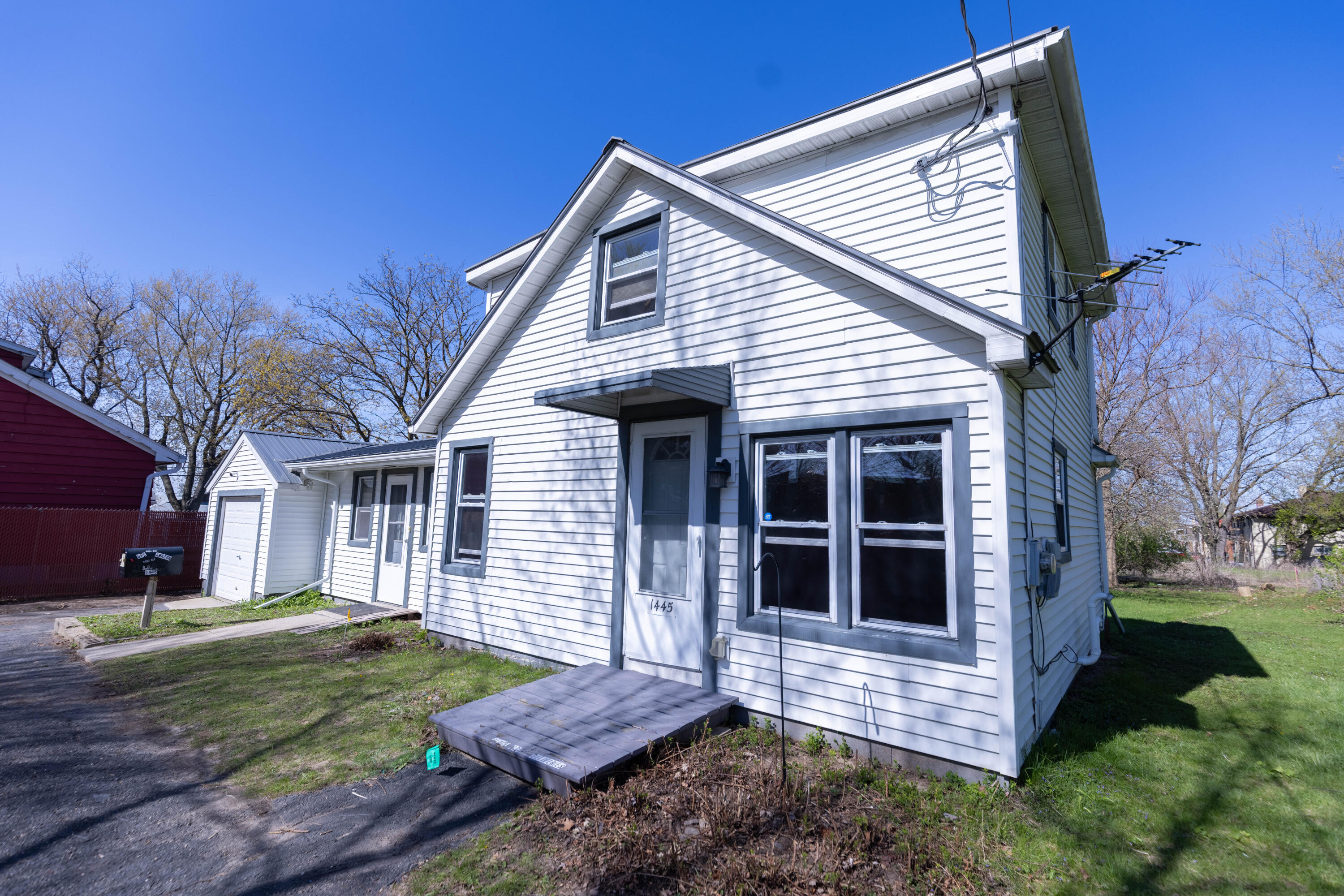 1445 Mac Arthur Road Madison, WI 53714 - Photo 5 of 41 B83A9062-HDR