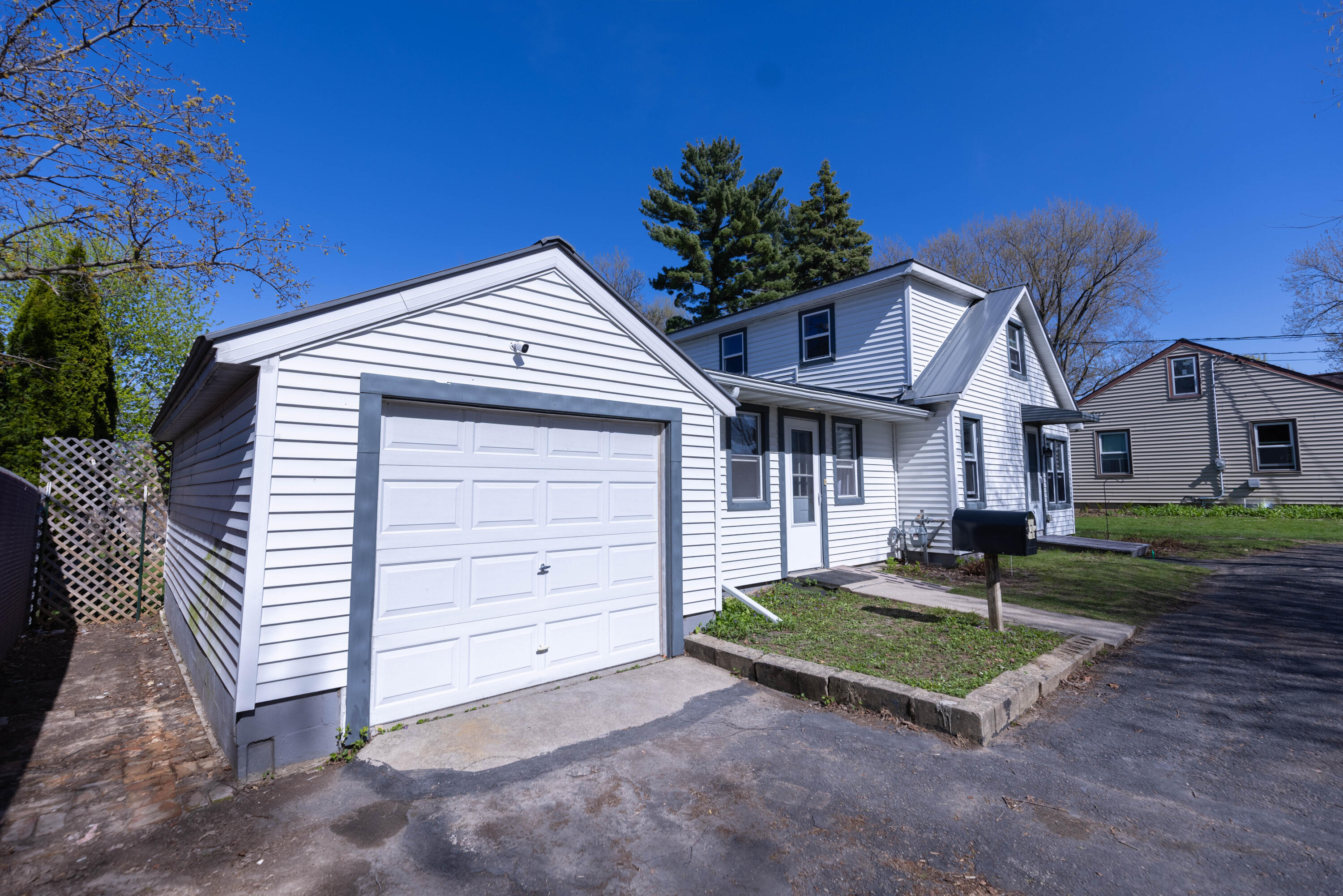 1445 Mac Arthur Road Madison, WI 53714 - Photo 6 of 41 B83A9059-HDR