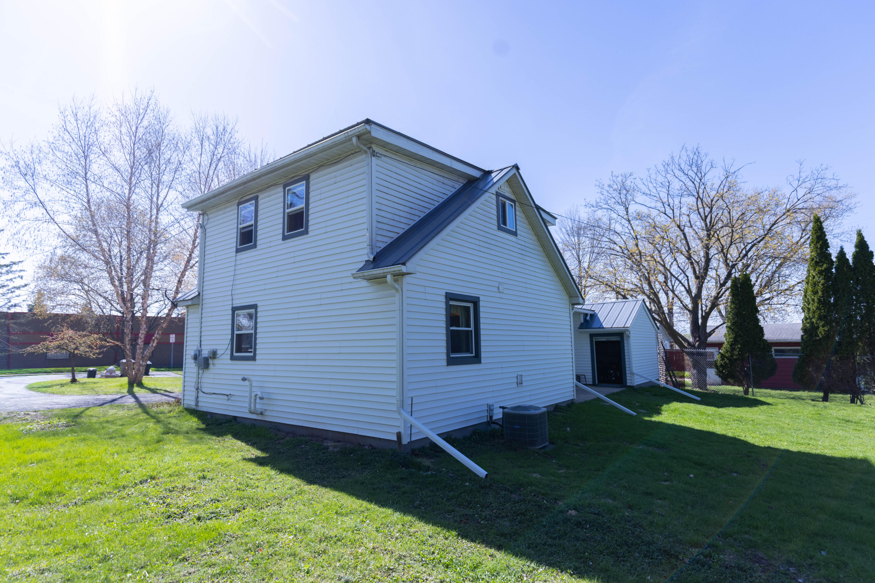 1445 Mac Arthur Road Madison, WI 53714 - Photo 7 of 41 B83A9050-HDR