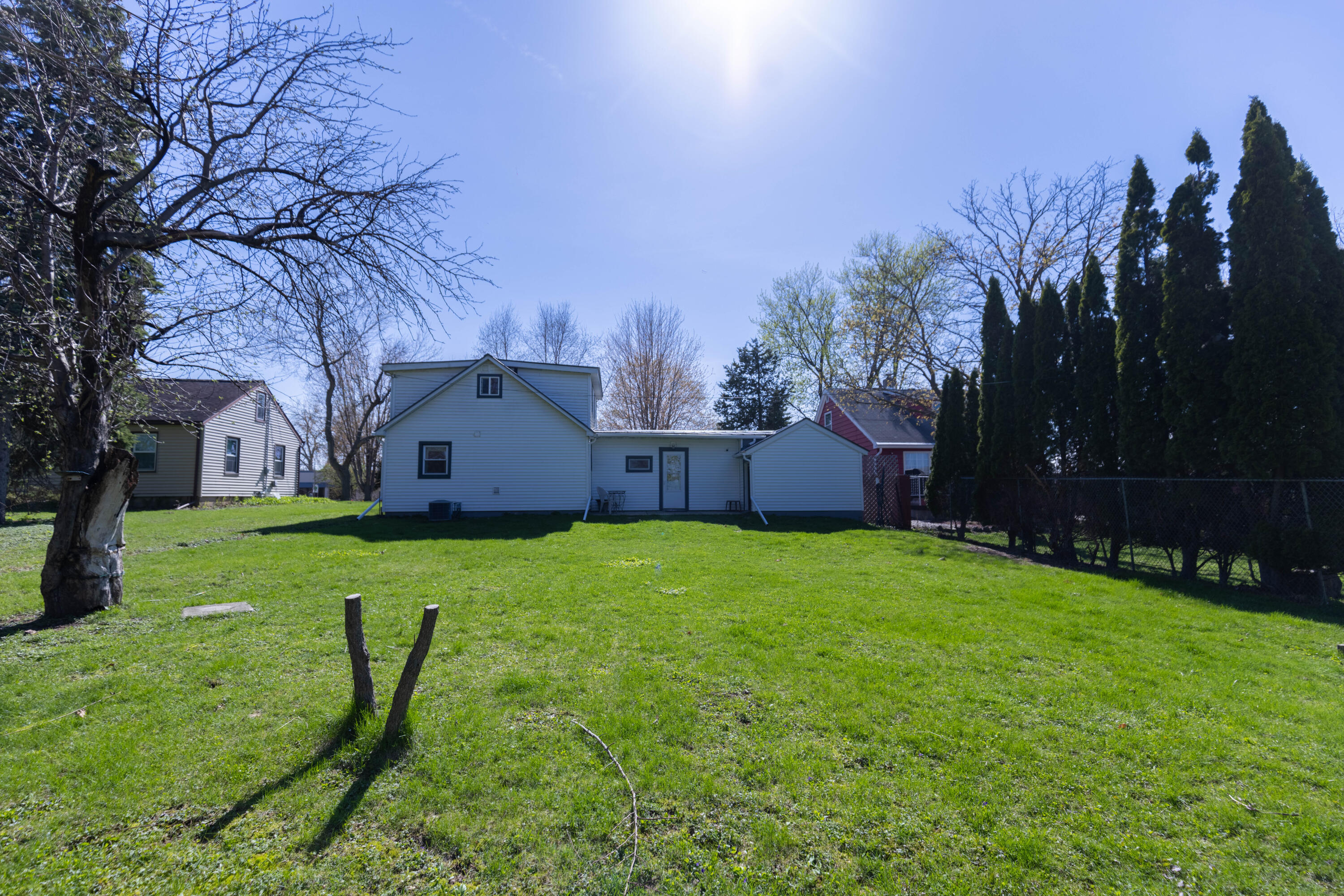 1445 Mac Arthur Road Madison, WI 53714 - Photo 10 of 41 B83A9041-HDR
