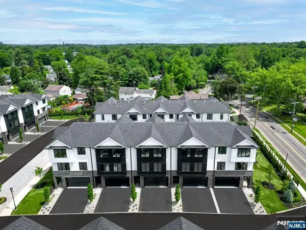 $1,450,000 | 28 Skye Drive, Paramus, NJ 07652