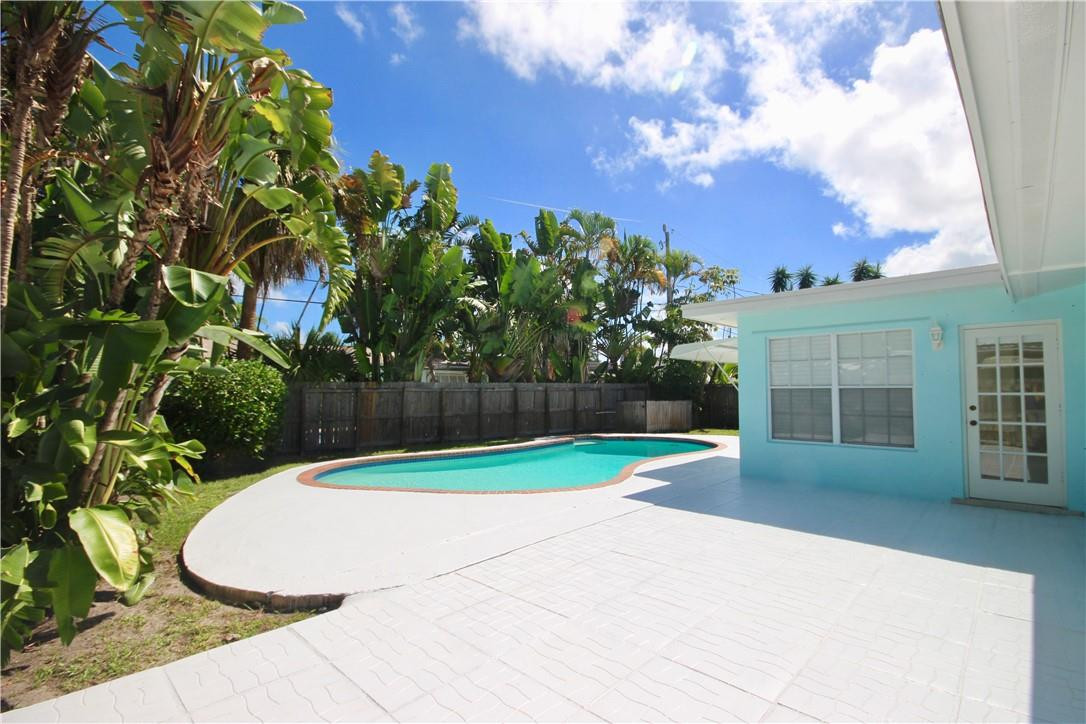 2640 Northeast 18th Terrace Lighthouse Point, FL 33064 - Photo 2 of 38 Photo 2