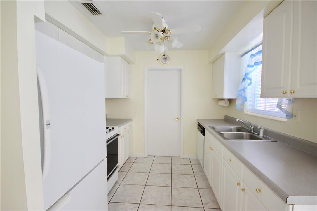 2640 Northeast 18th Terrace Lighthouse Point, FL 33064 - Photo 25 of 38 Photo 25