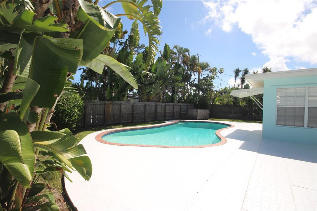 2640 Northeast 18th Terrace Lighthouse Point, FL 33064 - Photo 3 of 38 Photo 3