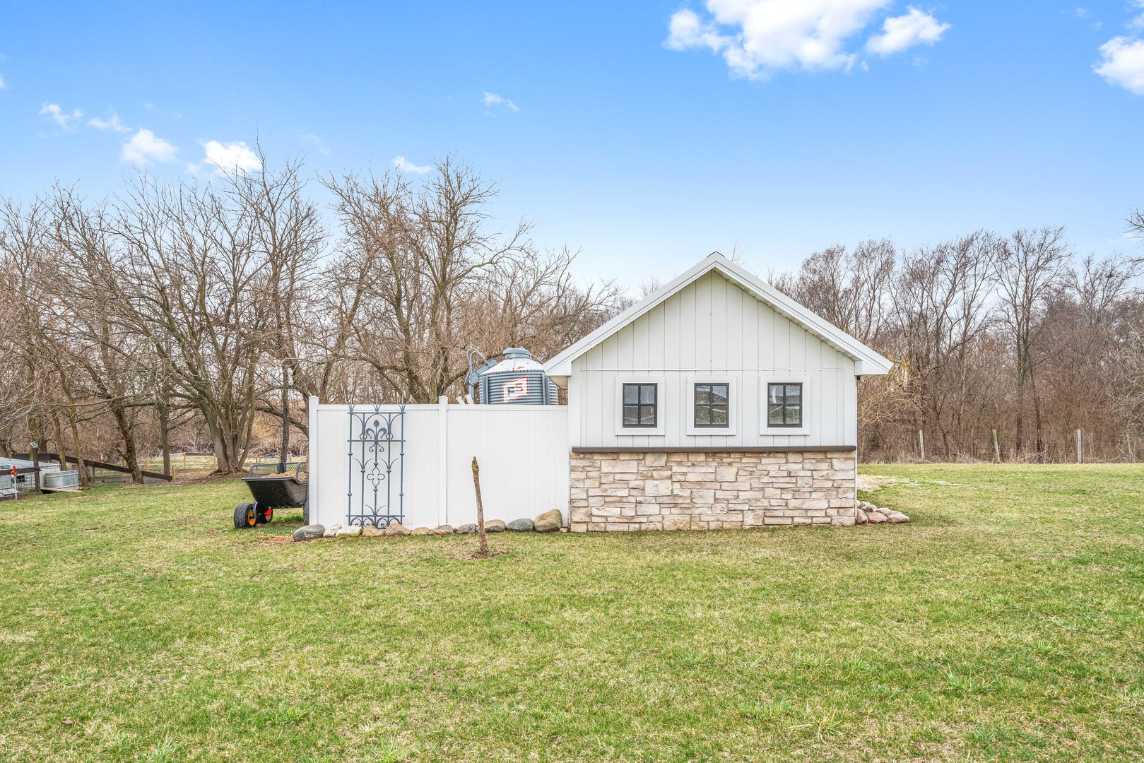 2984 North 41st Road Sheridan, IL 60551 - Photo 14 of 24