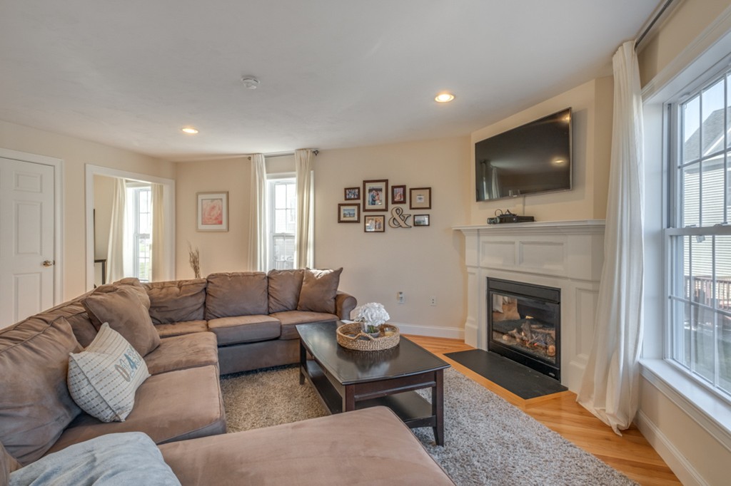 6 Juniper Ridge, Unit 83 Ayer, MA 01432 - Photo 7 of 30 Gallery Image 7