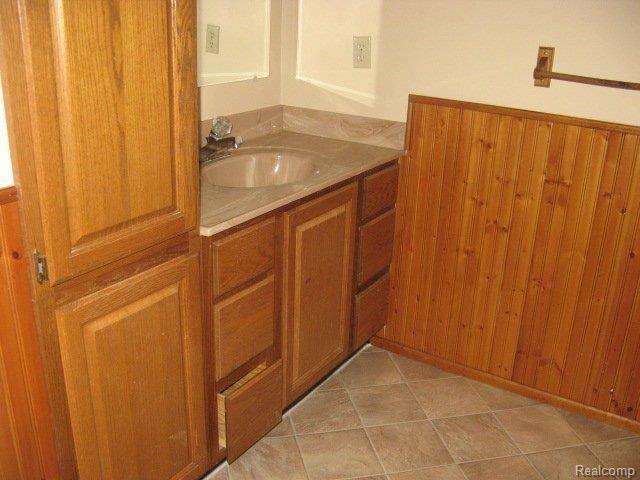 8888 Brewer Road Millington, MI 48746 - Photo 11 of 12 20 Bath 2