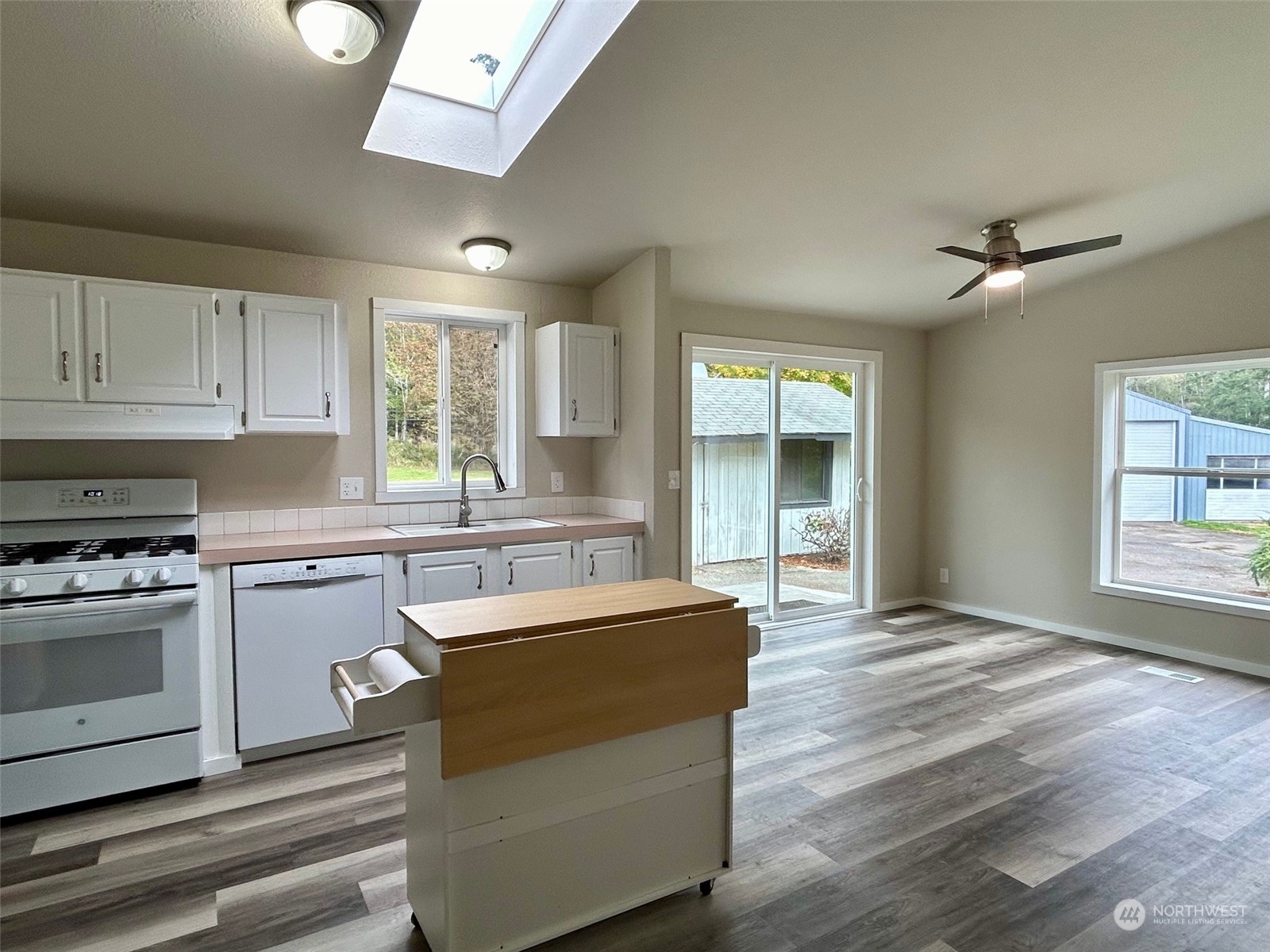 50 Southeast My Road Shelton, WA 98584 - Photo 7 of 33