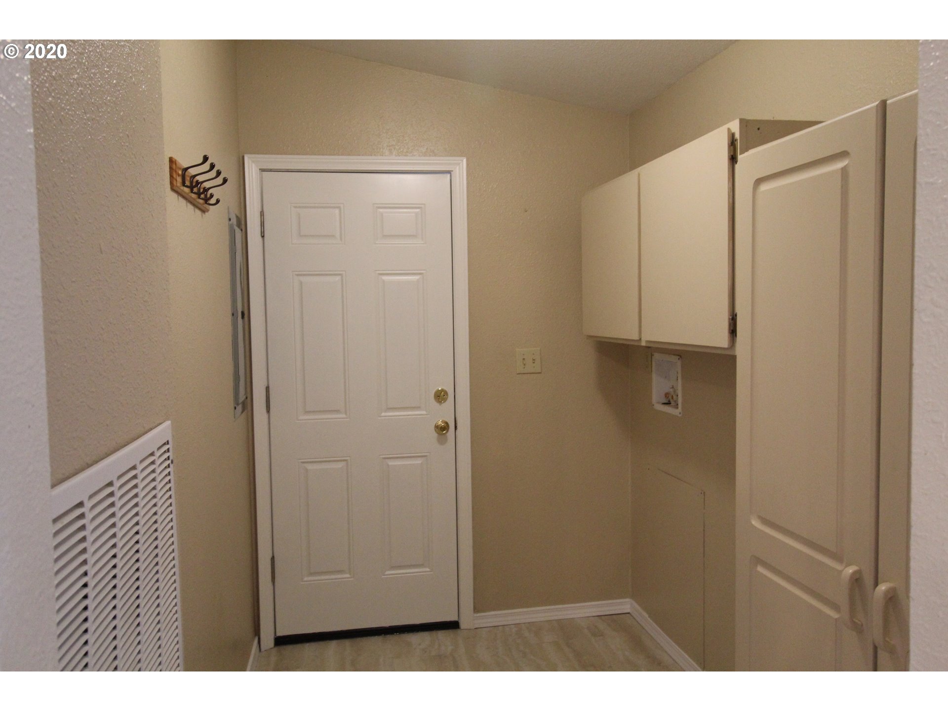 25109 South Springwater Road Estacada, OR 97023 - Photo 9 of 22