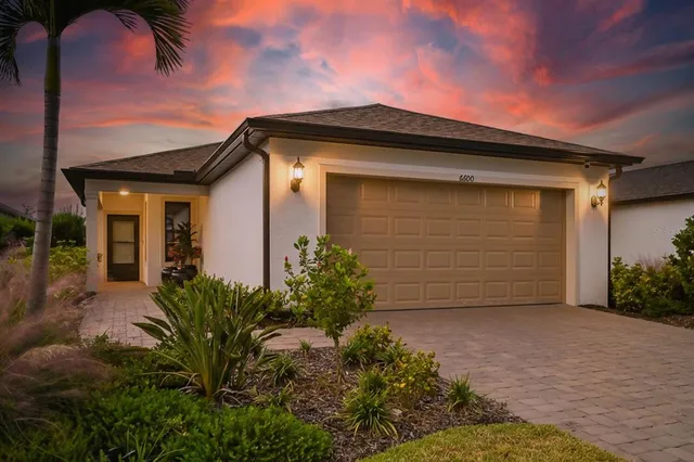 $539,900 | 6600 Silverstar Drive, Sarasota, FL 34240