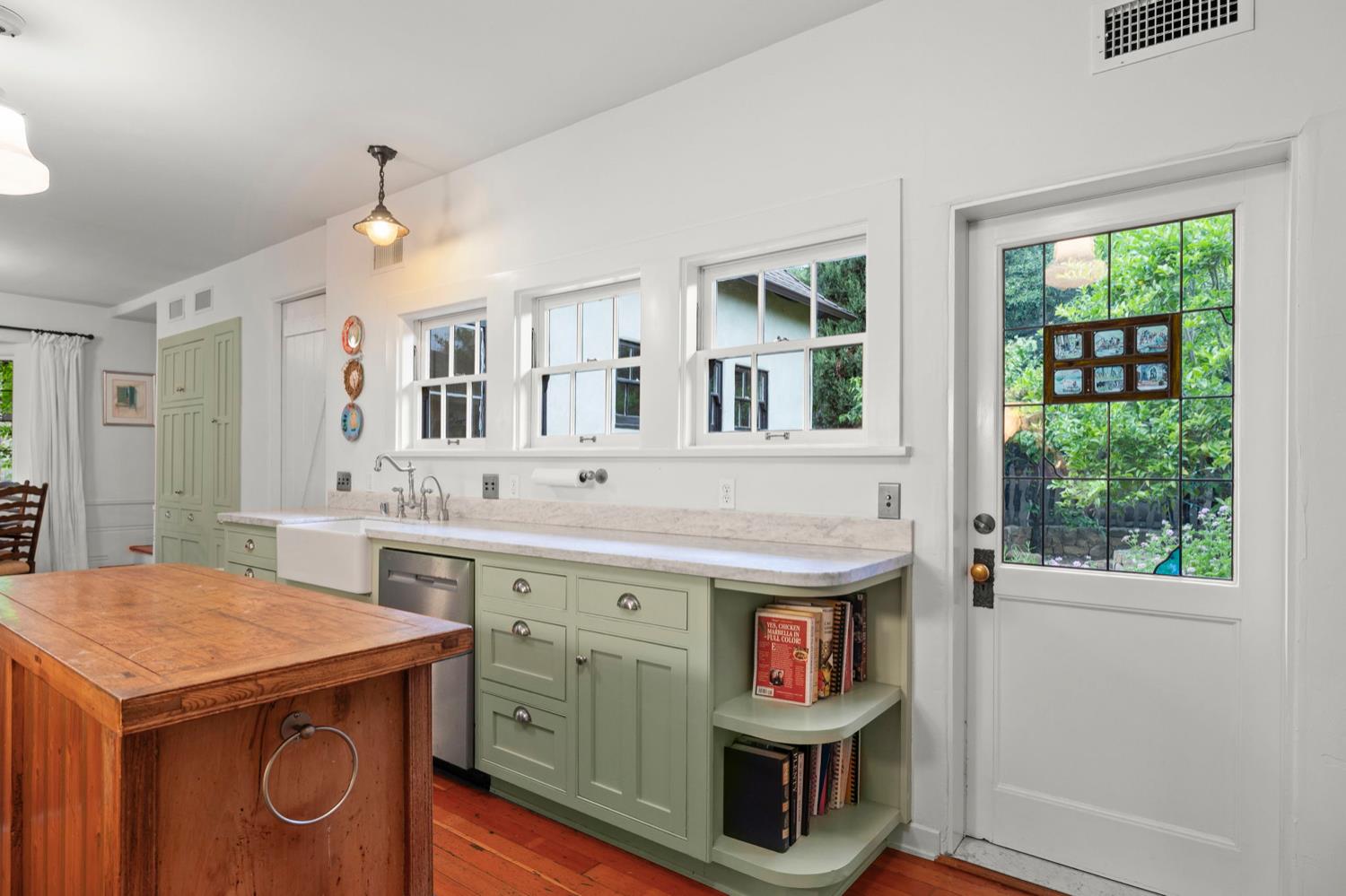 520 Foothill Road Ojai, CA 93023 - Photo 20 of 45 a utility room with a stove a washer and dryer