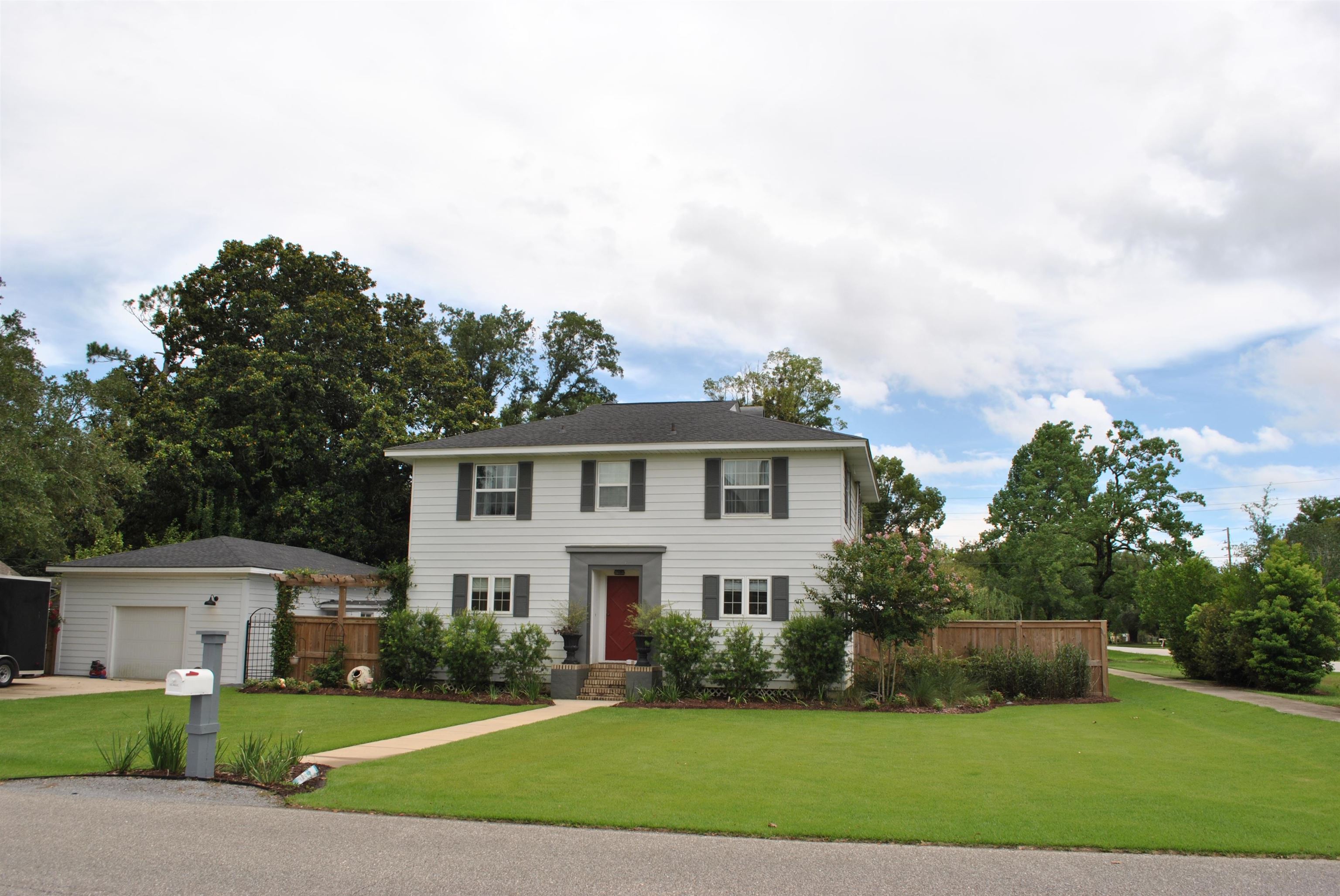 223 West Magnolia Avenue Foley, AL 36535 - Photo 1 of 20