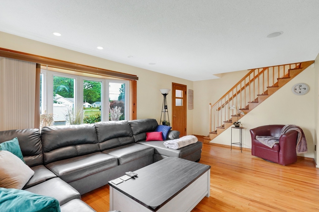 122 Brookside Circle Springfield, MA 01129 - Photo 15 of 39 Gallery Image 15