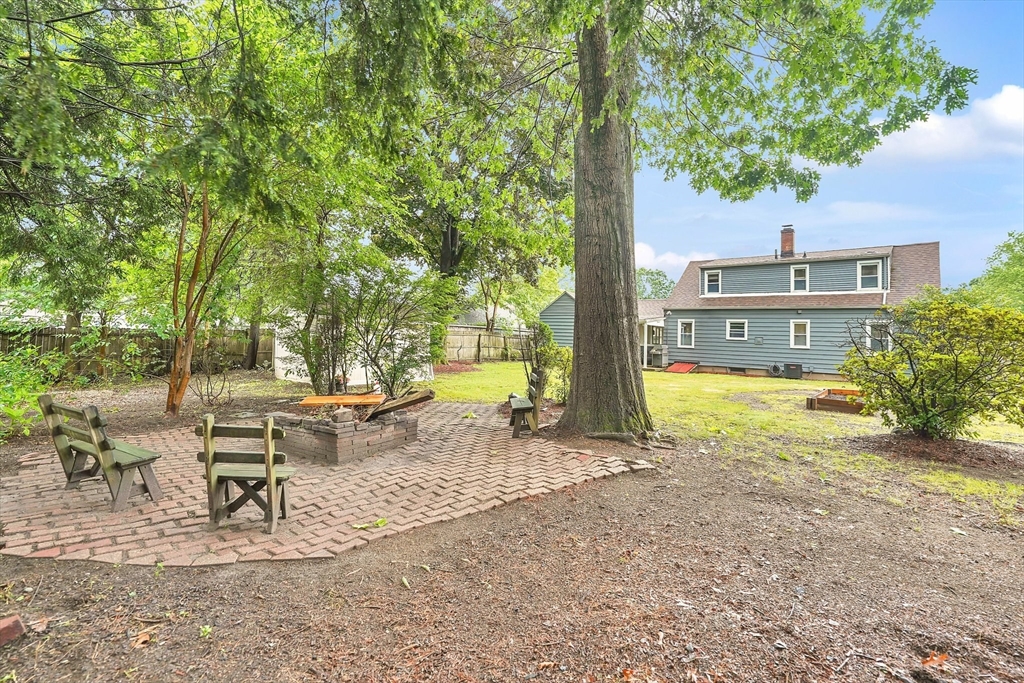 122 Brookside Circle Springfield, MA 01129 - Photo 37 of 39 Gallery Image 37
