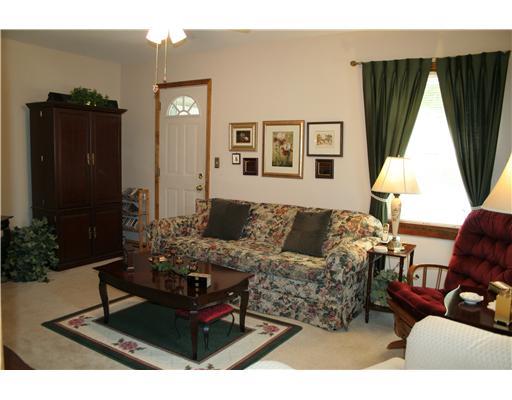 59 Spring Street Etna, PA 15223 - Photo 2 of 8 Living Room.