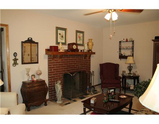 59 Spring Street Etna, PA 15223 - Photo 3 of 8 Living Room.