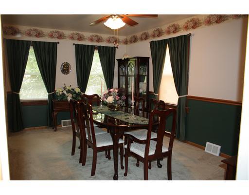 59 Spring Street Etna, PA 15223 - Photo 4 of 8 Dining Room.